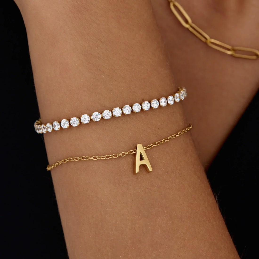 Pulseira Delicada com Berloque Inicial