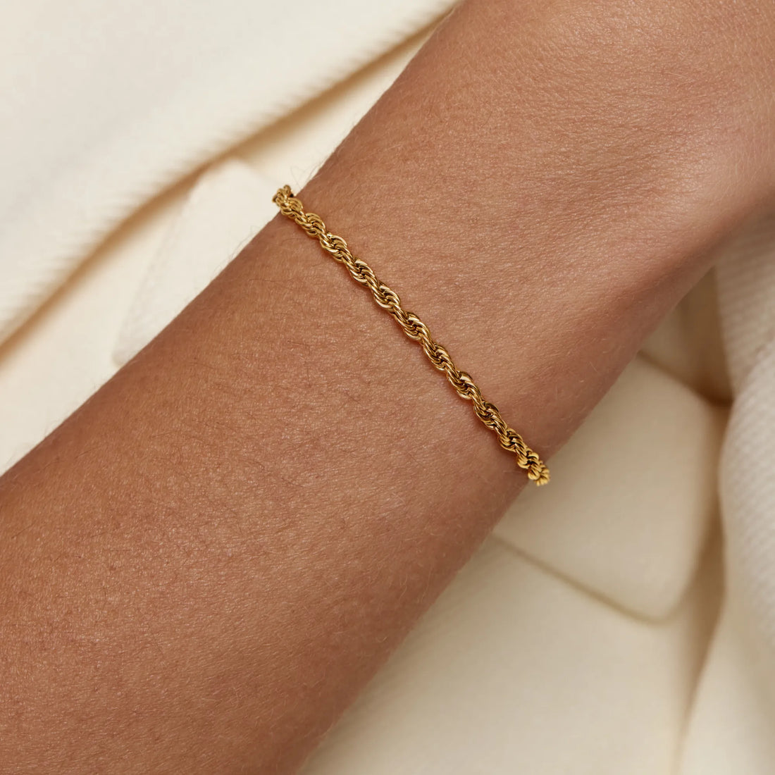 Pulseira de Corda Ajustável