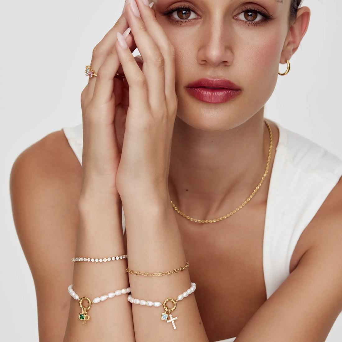 Pulseira Berloque Cruz com Pérola e Pedra de Nascimento