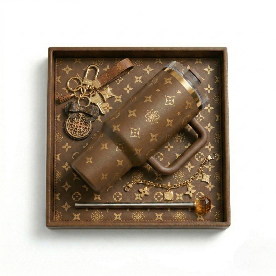 Brown Kit cup + straw + bracelet + keychain